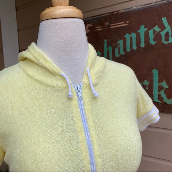 ✨Vintage Terrycloth Top - Picture 2 of 4